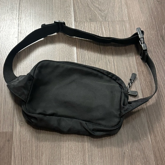 Vintage Disneyland Resort Waist Bag - Picture 3 of 6